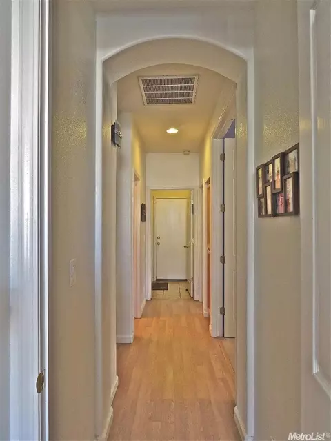5845 Ridgepoint Dr, Antelope, CA 95843 photo 8
