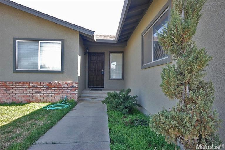 2810 N Walnut Rd, Turlock, CA 95382 photo 2