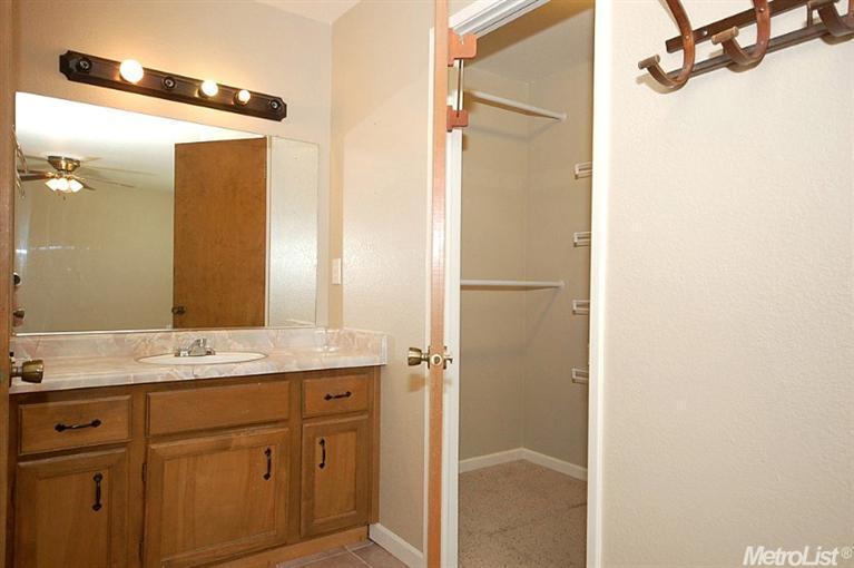 2810 N Walnut Rd, Turlock, CA 95382 photo 18