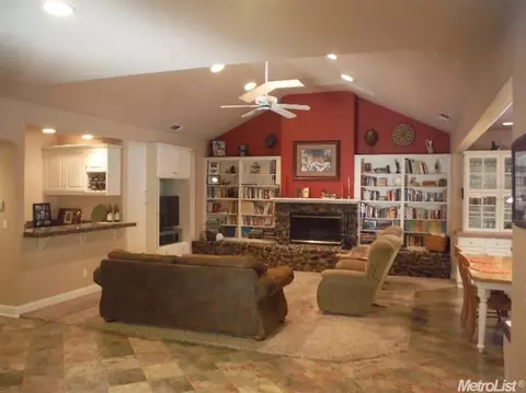 2520 Regatta Ct, Davis, CA 95618 photo 2