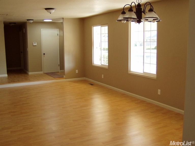 1009 Salisbury Ln, Modesto, CA 95350 photo 10