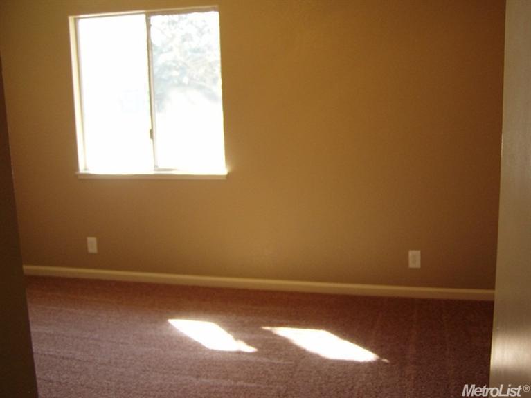 1009 Salisbury Ln, Modesto, CA 95350 photo 8