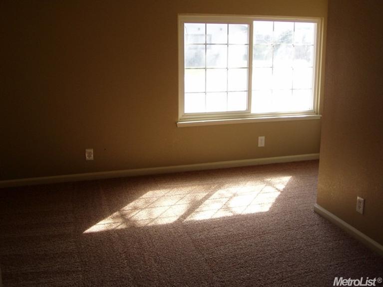 1009 Salisbury Ln, Modesto, CA 95350 photo 9