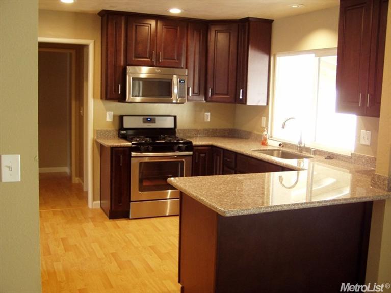 1009 Salisbury Ln, Modesto, CA 95350 photo 2
