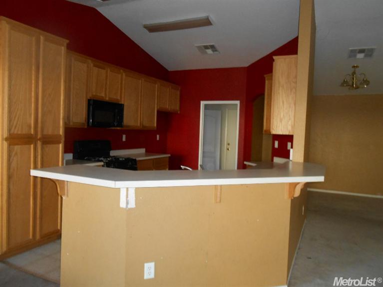 2106 W Solis St, Merced, CA 95348 photo 6