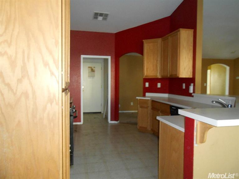 2106 W Solis St, Merced, CA 95348 photo 5