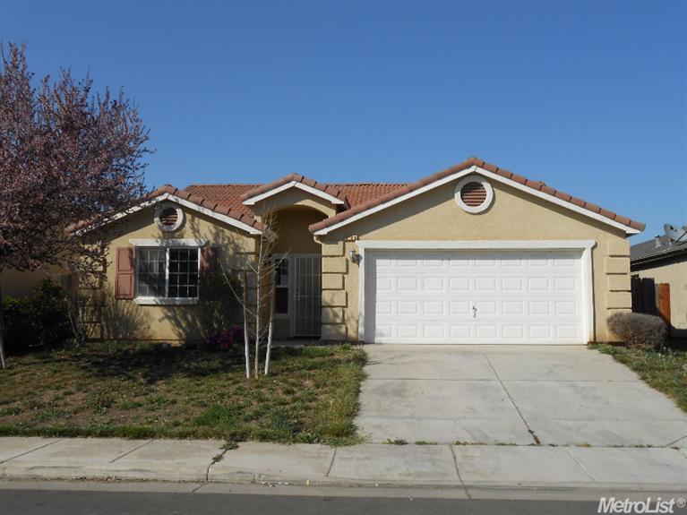 2106 W Solis St, Merced, CA 95348 photo 1