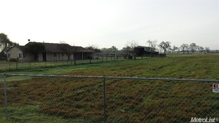 8418 Liberty Rd, Galt, CA 95632 photo 2