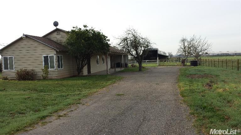 8418 Liberty Rd, Galt, CA 95632 photo 1