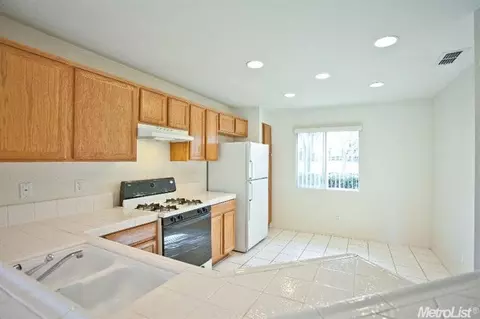 4268 Castleton Cir, Mather, CA 95655 photo 2