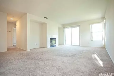 4268 Castleton Cir, Mather, CA 95655 photo 4