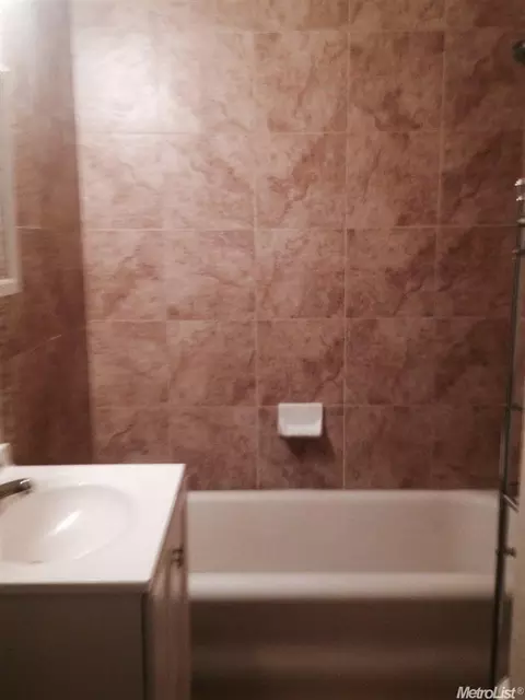 630 6th St, Galt, CA 95632 photo 5