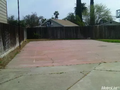 524 Brookview Ct, Modesto, CA 95354 photo 3