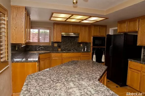 1675 Parkside, Tracy, CA 95376 photo 8