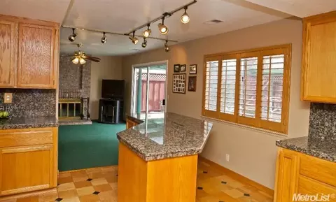 1675 Parkside, Tracy, CA 95376 photo 9