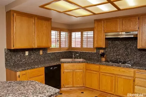 1675 Parkside, Tracy, CA 95376 photo 6