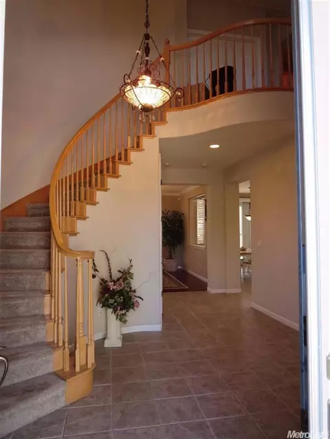 4329 Eliot Ct, Modesto, CA 95356 photo 2