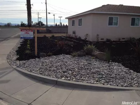 956 Yolo, Manteca, CA 95336 photo 2