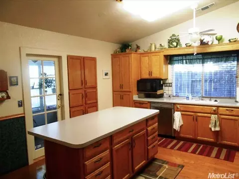 2382 Millcreek Dr, Modesto, CA 95351 photo 4