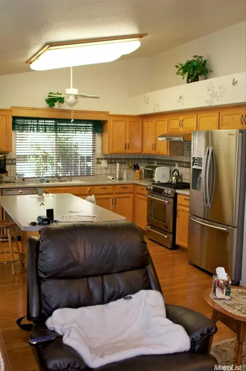 2382 Millcreek Dr, Modesto, CA 95351 photo 5