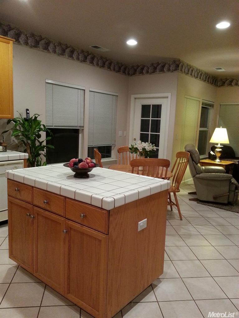 1384 Yorkshire Loop, Tracy, CA 95376 photo 5
