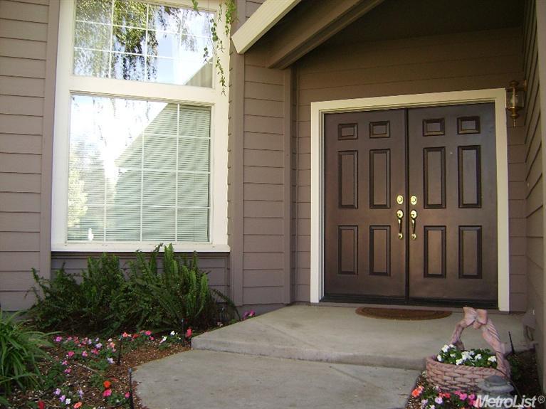 1384 Yorkshire Loop, Tracy, CA 95376 photo 2