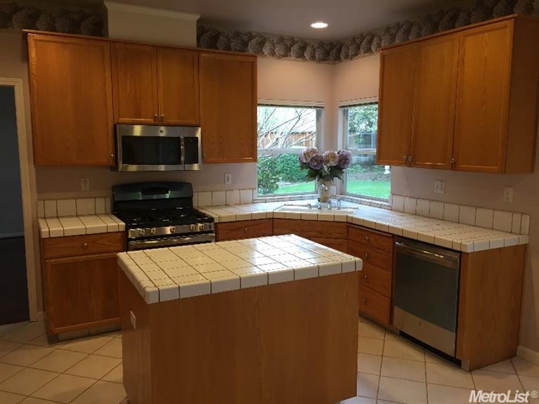 1384 Yorkshire Loop, Tracy, CA 95376 photo 6