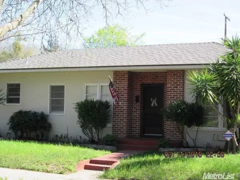 516 College Ave, Modesto, CA 95350 photo 2