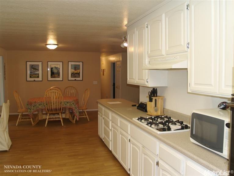 12228 E Bennet Rd, Grass Valley, CA 95945 photo 6