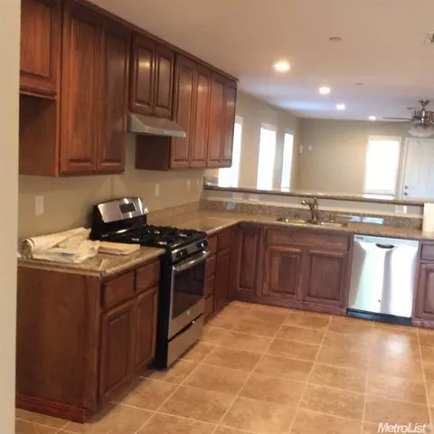 254 Charles, Lodi, CA 95240 photo 3
