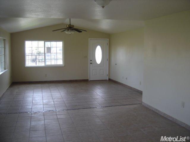 512 Olivero Rd, Modesto, CA 95358 photo 5