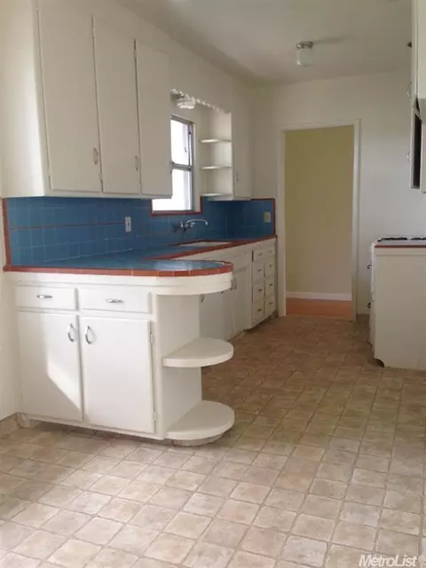 350 N Conejo Ave, Modesto, CA 95354 photo 4