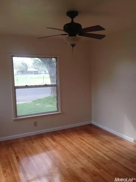 350 N Conejo Ave, Modesto, CA 95354 photo 12