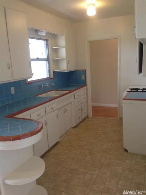 350 N Conejo Ave, Modesto, CA 95354 photo 3