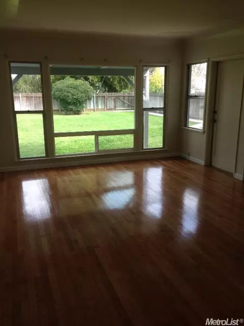 350 N Conejo Ave, Modesto, CA 95354 photo 2