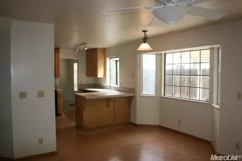 1908 Walnut Hvn, Modesto, CA 95355 photo 3