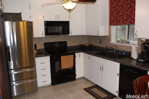 1465 Denise Dr, Ripon, CA 95366 photo 3
