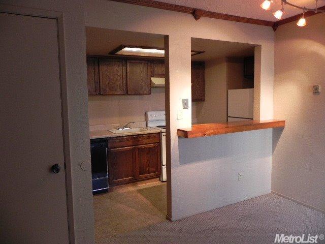 3701 Colonial Dr #33, Modesto, CA 95356 photo 6