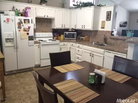3517 Hallsboro Ct, Modesto, CA 95357 photo 3