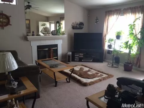 3517 Hallsboro Ct, Modesto, CA 95357 photo 2