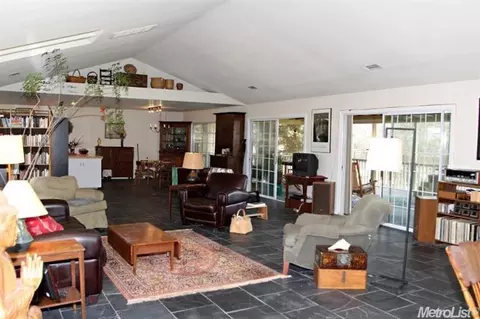 5531 Canyon Dr, Merced, CA 95340 photo 3