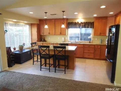5661 Summit Dr, Rocklin, CA 95765 photo 7