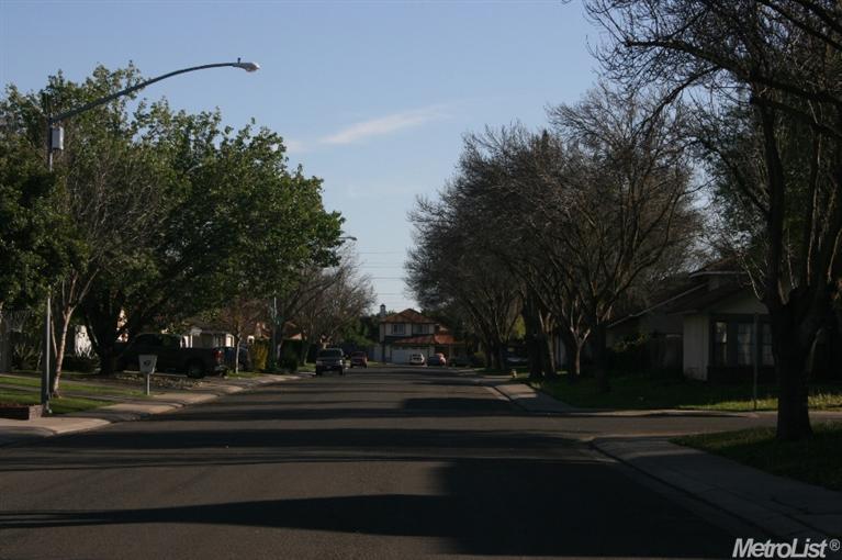 1732 Bergen Dr, Modesto, CA 95350 photo 2