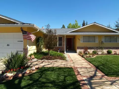 1204 Turquoise Dr, Modesto, CA 95355 photo 2
