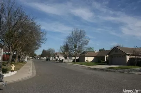 1505 Shiprock Ct, Modesto, CA 95355 photo 2