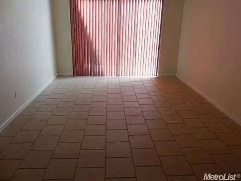 195 Spring Ave, Patterson, CA 95363 photo 5