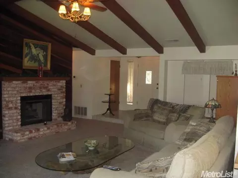 2413 Mack Ct, Modesto, CA 95358 photo 2