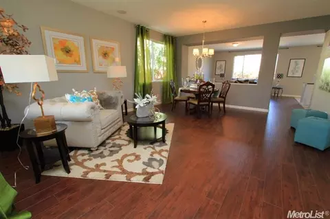 1301 Windsong Dr, Tracy, CA 95377 photo 3