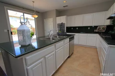 1301 Windsong Dr, Tracy, CA 95377 photo 8