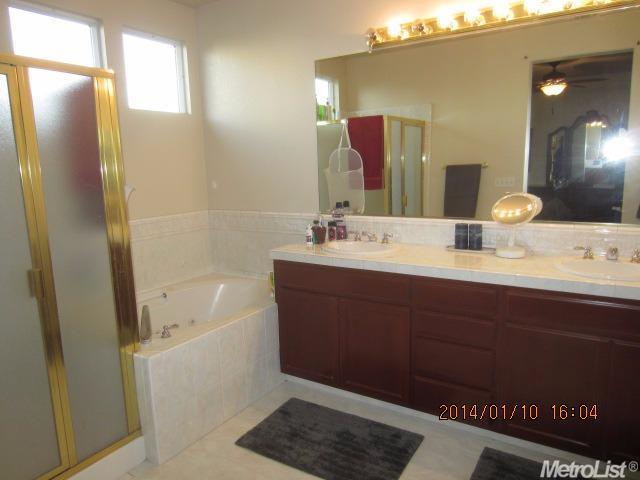 920 Valais Ln, Manteca, CA 95337 photo 14